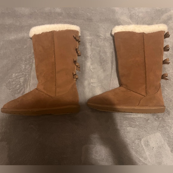 Women’s Fur Boots With Bows Size 8 - Picture 3 of 7